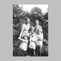 011-0264 Die Familie von Frantzius im April 1943.jpg
